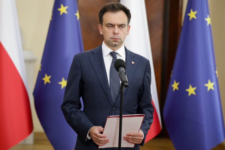 Sondaż: Polacy wskazali jak zmniejszyć deficyt. Czy są gotowi na wyższe podatki? 7