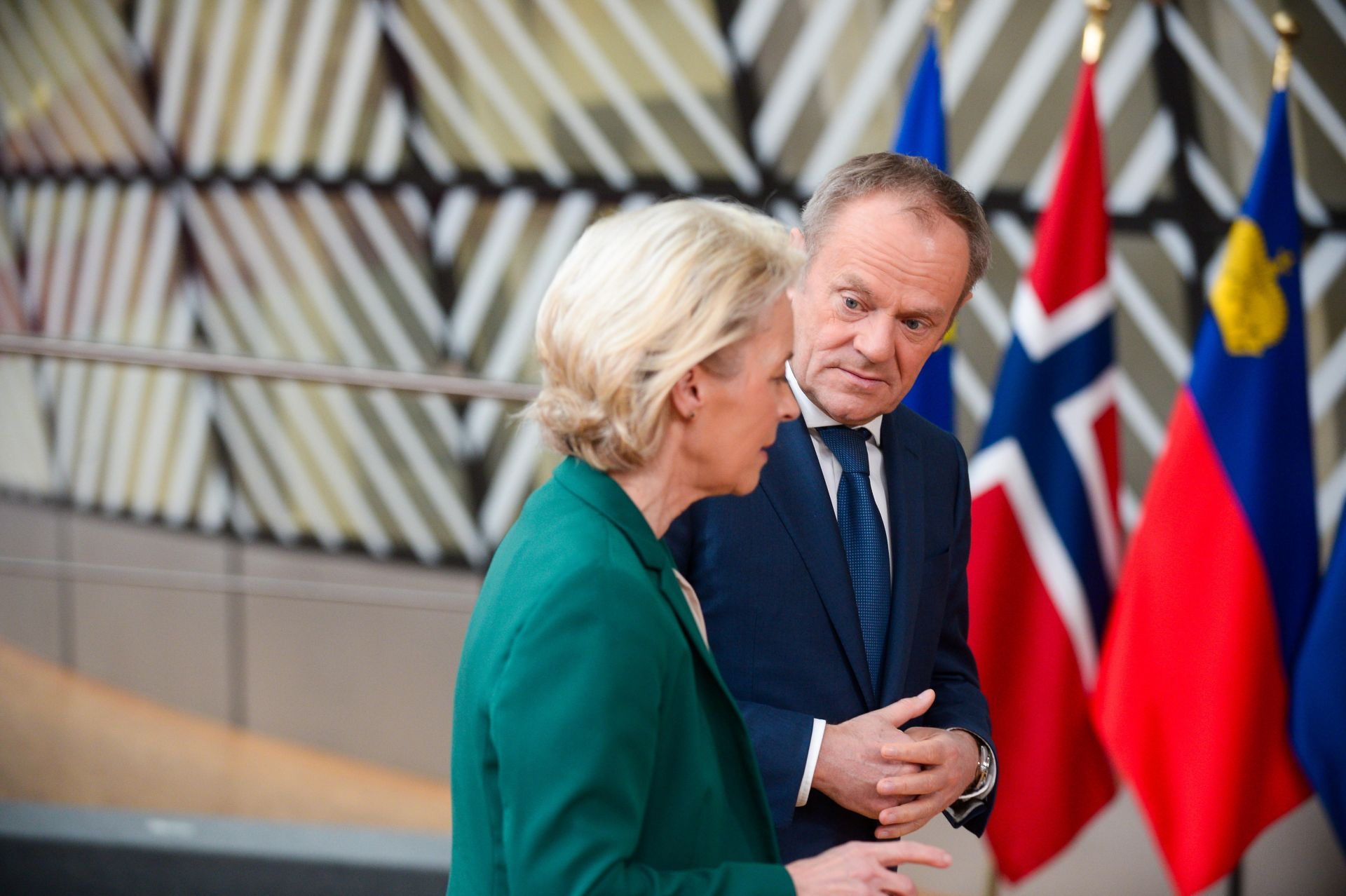 Donald Tusk wyraża poparcie dla Ursuli von der Leyen jako kandydatki na szefową KE - INFBusiness