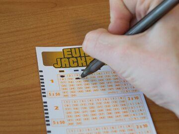 Polska ma nowego milionera. Metoda chybił trafił w Eurojackpot przyniosła szczęście - INFBusiness