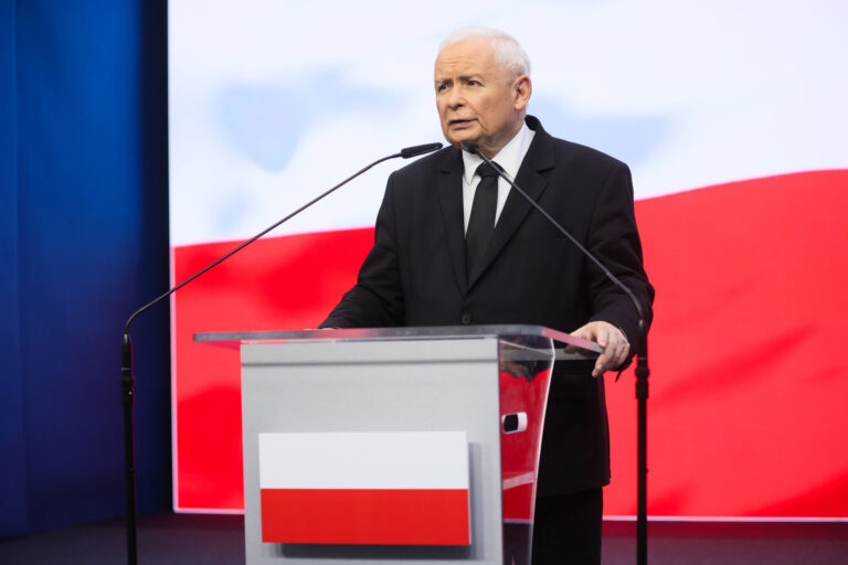 Jarosław Kaczyński wygłosił oświadczenie ws. "Zielonej granicy" Agnieszki Holland. "Ojkofobia, kondominium, armia Putina" - INFBusiness