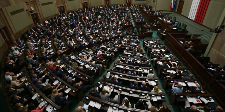Sejm w liczbach: którzy posłowie byli najbardziej aktywni, którzy najrzadziej głosowali? - INFBusiness