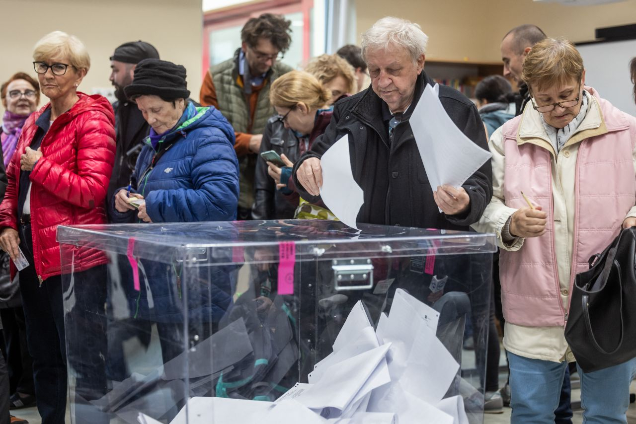 Wybory parlamentarne. Pierwsze wyniki exit polls tuż po godzinie 21 - INFBusiness