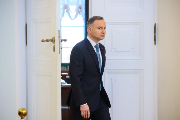 Hołownia, Trzaskowski czy Tusk? Kto z opozycji z szansami na prezydenturę 2025? - INFBusiness