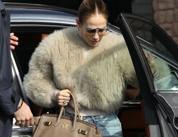 Jennifer Lopez sprzedała swój dom. Dostała mniej niż żądała - INFBusiness