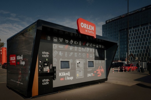 Przy dworcu autobusowym Warszawa Zachodnia stanął automat sklepowy Orlenu /Źródło: Orlen, materiały prasowej /materiały prasowe