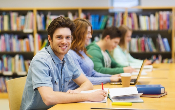 Świadczenia dla studentów. Jednym z nich jest stypendium socjalne. /123RF/PICSEL