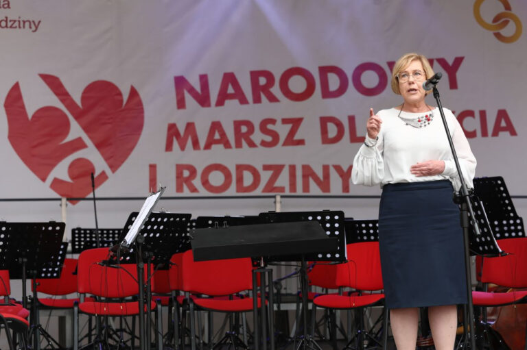 Barbara Nowacka jedzie do Krakowa. Będzie dymisja Barbary Nowak? - INFBusiness