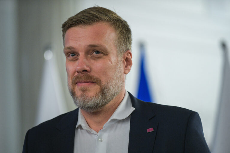 Adrian Zandberg: Skasować cały projekt CPK? Jeżeli będziemy postępować w ten sposób, nigdy niczego w Polsce nie zbudujemy - INFBusiness