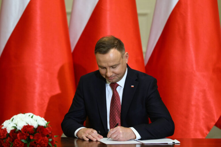 Prezydent Andrzej Duda podpisał ustawę o finansowaniu in vitro - INFBusiness