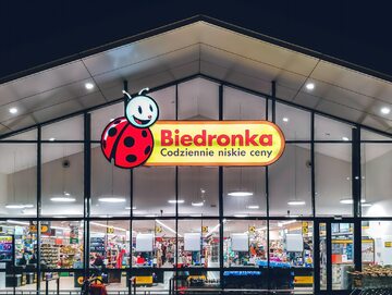 Biedronka przed świętami. Sklepy czynne prawie do północy - INFBusiness