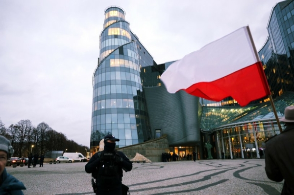 Dzięki POPiS-owym rządom, a już w szczególności przy okazji walki o telewizję, nomen omen, „publiczną”, wielkie zainteresowanie wzbudza interpretacja prawa - zauważa Robert Gwiazdowski /Stach Antkowiak /Reporter