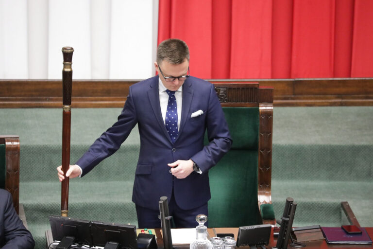 Szymon Hołownia stworzył w Sejmie klubik malucha - INFBusiness