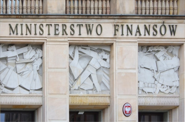 Ministerstwo finansów nie planuje wprowadzenia podatku od nadmiernych zysków dla sektora bankowego w Polsce - dowiedziała się Interia Biznes. /Marek Bazak; Zofia Bazak /East News