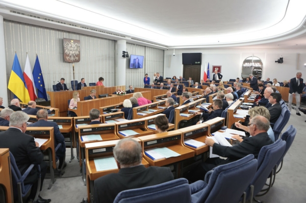 Senat nie zgłosił poprawek do ustawy budżetowej /Tomasz Jastrzębowski /Reporter