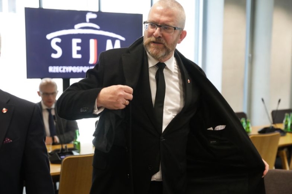 Grzegorz Braun bez immunitetu. Bosak zostaje. Jest decyzja Sejmu