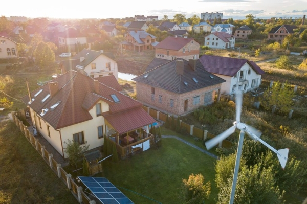 Przydomowe mikroinstalacje wiatrowe mogą być dobrym uzupełnieniem dla fotowoltaiki? Zdj. ilustracyjne /123RF/PICSEL