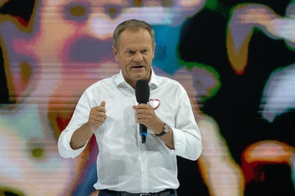 Podczas kampanii wyborczej Tusk przedstawił "100 konkretów na 100 dni". Wiemy, czego nie zdąży zrealizować /Tadeusz Koniarz /Reporter