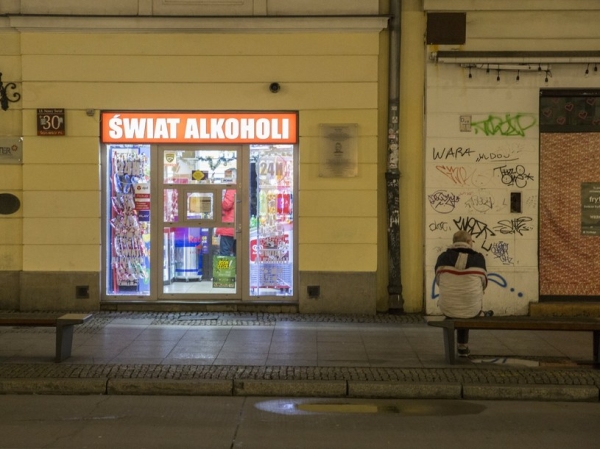 Nocny zakaz sprzedaży alkoholu w Warszawie? Prezydent stolicy zabrał głos /Marek Berezowski /Reporter