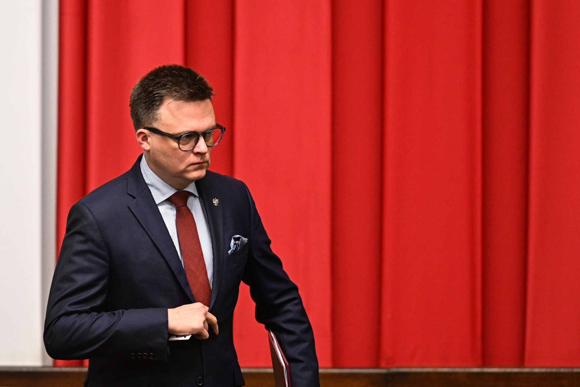 Protest rolników. Szymon Hołownia o starciach przed Sejmem: To byli zawodowi zadymiarze - INFBusiness