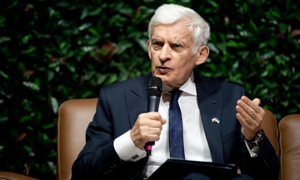 Buzek: Zaproszenie prezydenta i premiera na spotkanie z prezydentem USA oznacza, że jest spore zagrożenie