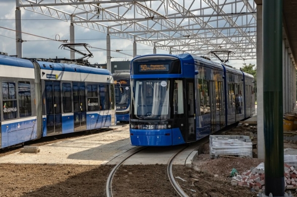 Grupa EBI zainwestowała w Polsce 5,1 mld euro w 2024 roku. Wsparcie otrzymał m. in. Kraków na budowę nowej linii tramwajowej /ANNA KACZMARZ / POLSKA PRESS/Polska Press/East News /East News