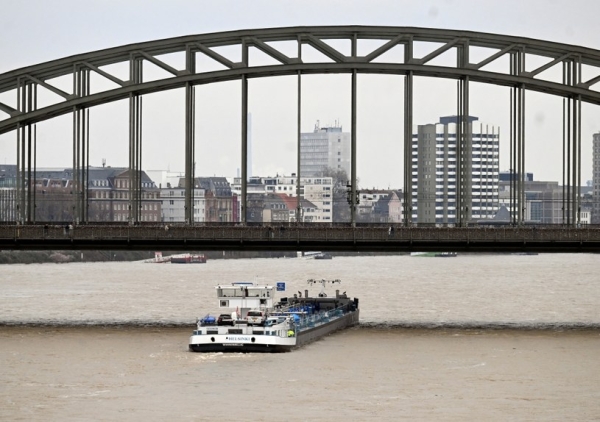 Zdalnie sterowane statki popłyną Renem? To możliwe. Na zdj. Ren w Kolonii (Hohenzollernbrücke) /ROBERTO PFEIL/DPA /AFP