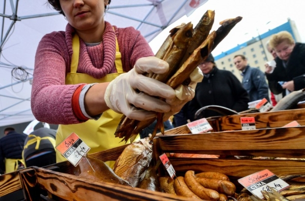 Nowe unijne regulacje mocno wpłyną na polską branżę przetwórców ryb /Mariusz Gaczynski/East News /East News