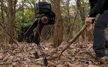 P1 ma być odporny na atak człowieka. Chińczycy opracowali robota, któremu niestraszne są uderzenia