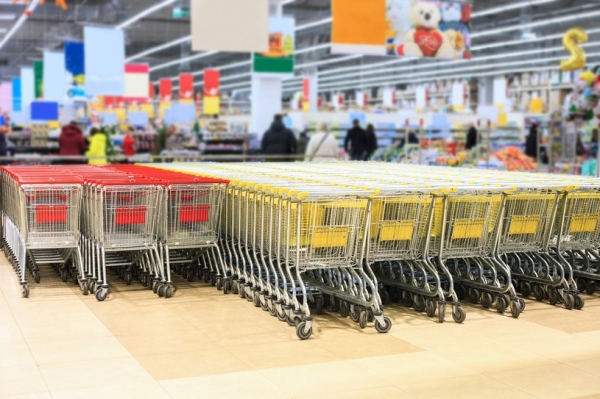 Nietypowe promocje w Auchan i Carrefour. To szansa na spore oszczędności, jest jednak haczyk /123RF/PICSEL