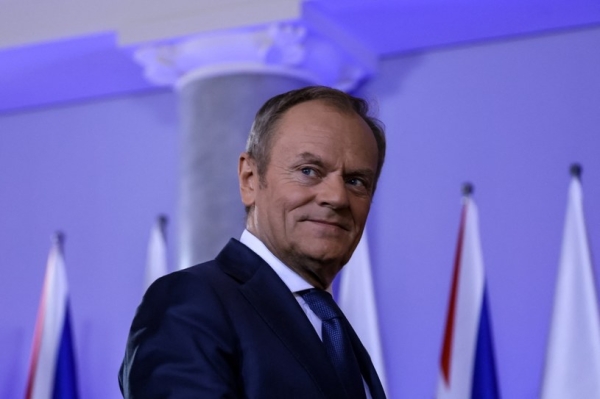 Premier Donald Tusk cieszy się z wzrostu płac w Polsce, ale ten medal ma dwie strony /Dominika Zarzycka/NurPhoto /AFP