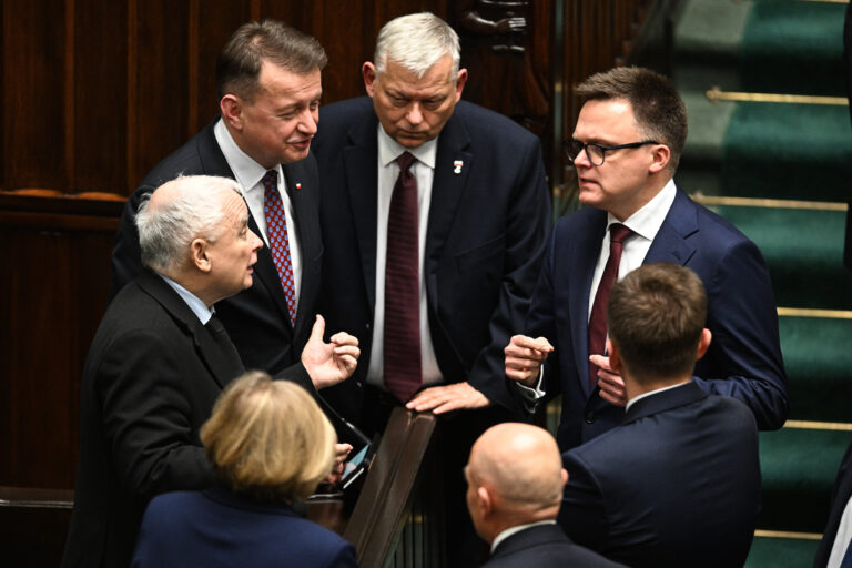 Sondaż: Kto nie wierzy w rozpad PiS? Nie tylko wyborcy PiS - INFBusiness