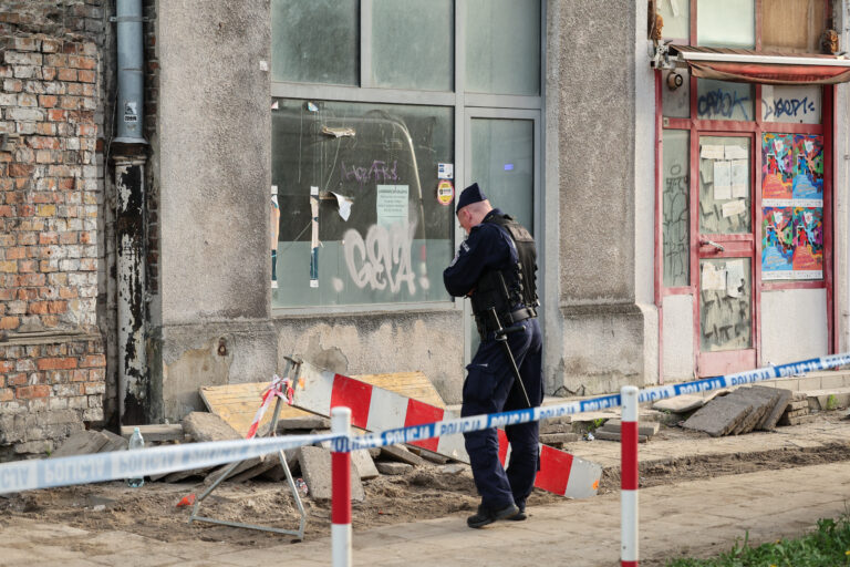 Warszawa: W kamienicy na Woli znaleziono ciała czterech mężczyzn. Zatrzymano 7 osób - INFBusiness