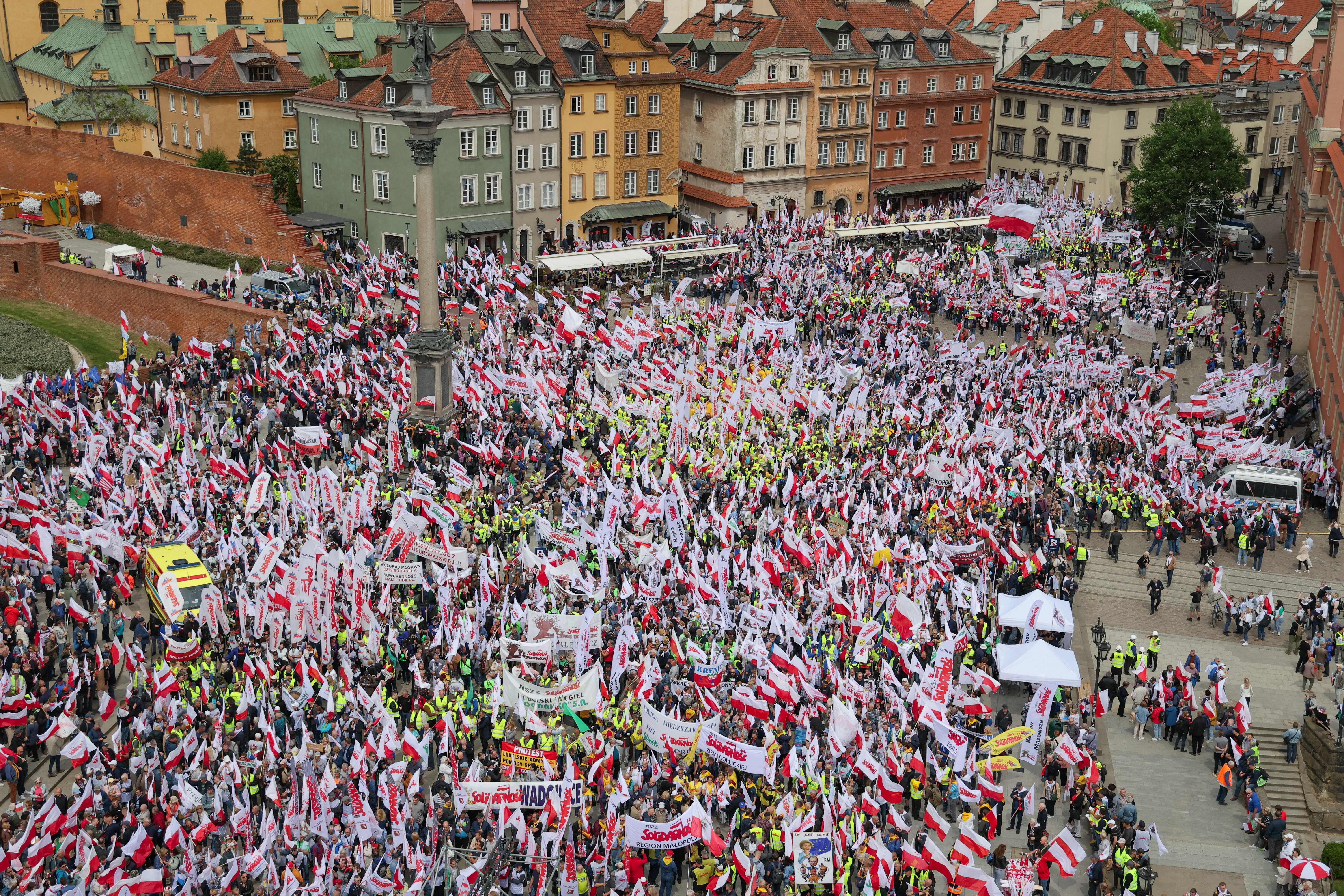 Ruszył protest rolników w Warszawie. Utrudnienia w stolicy - INFBusiness