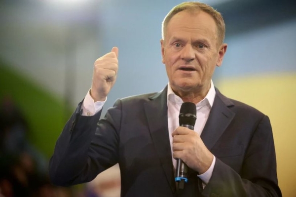 Donald Tusk liczy na "przyspieszenie" w sprawie wniosku o postawienie prezesa NBP Adama Glapińskiego przed Trybunałem Stanu /Łukasz Szeląg /INTERIA.PL