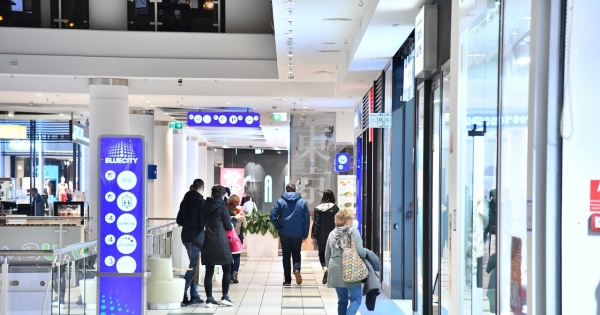 Spółka zarządzająca centrum handlowym Blue City w Warszawie złożyła wniosek o postępowanie układowe z powodu braku porozumienia z konsorcjum banków ws. spłaty kredytu /Mateusz Jagielski /East News