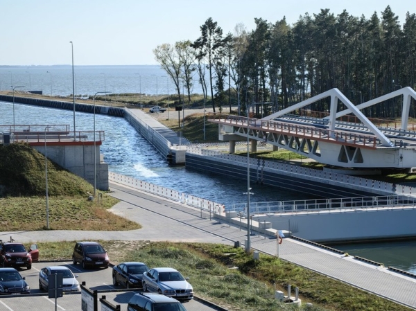 Dzięki pogłębieniu toru wodnego do portu w Elblągu będą mogły wpływać większe statki /ANDRZEJ ZBRANIECKI /East News