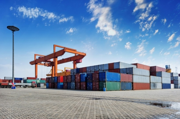 Kraje azjatyckie, UE i Stany Zjednoczone są największymi importerami towarów z Chin - informuje portal Statista /123RF/PICSEL