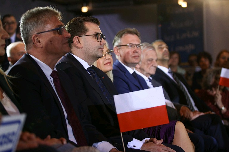 Pęknięcie PiS w Małopolsce. Władze partii liczą się z utratą województwa - INFBusiness