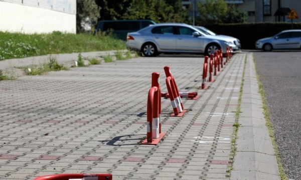 Co zrobić, jeśli sąsiad notorycznie parkuje na moim wykupionym miejscu parkingowym?