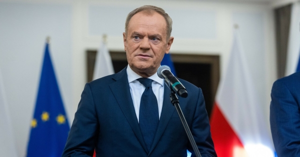 Donald Tusk w ubiegłym tygodniu podjął decyzję o odwołaniu Rzecznika Finansowego / Andrzej Iwanczuk /Reporter