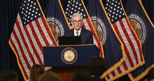 Szefa Fed Jerome Powell jest zdeterminowany, by przywrócić inflację do 2-procentowego celu amerykańskiego banku centralnego /Brendan Smialowski /AFP