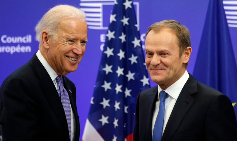 Joe Biden wycofuje się z wyborów prezydenckich w USA. Komentarz Donalda Tuska - INFBusiness