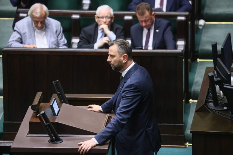 Wojsko reaguje na skandal z udziałem oficera. PiS chwali Kosiniaka-Kamysza - INFBusiness