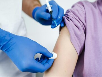 Kary za brak szczepień? Ministra zdrowia: „Wolę mandat, niż grzywnę” - INFBusiness