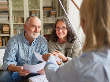 Waloryzacja rent i emerytur 2025. Jaką podwyżkę dostaną seniorzy? - INFBusiness