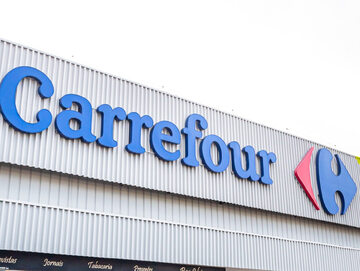 Carrefour wprowadza butelkomaty. - INFBusiness