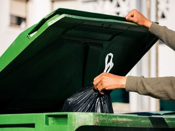 Nowe zasady dotyczące segregacji odpadów. W życie wejdzie recykling tekstyliów - INFBusiness