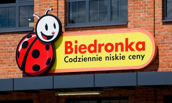 Biedronka ukrywa ukraińskiego producenta lodów? Kraj zniknął z opakowań