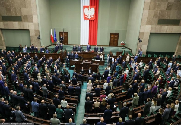 Ostatnia szansa dla polskich mediów w walce z gigantami. Wszystko zależy od koalicji Tuska