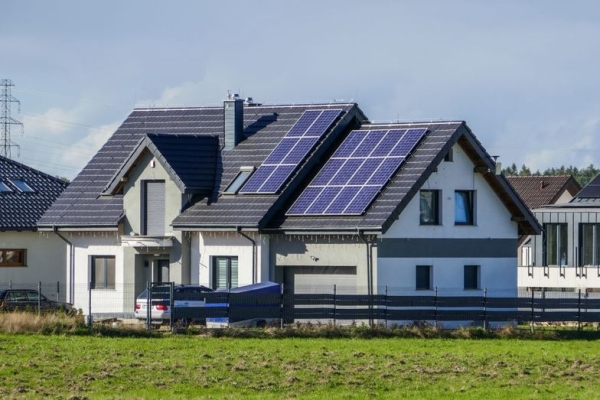 Rewolucja w fotowoltaice. Resort klimatu: zwrot nadpłat w górę